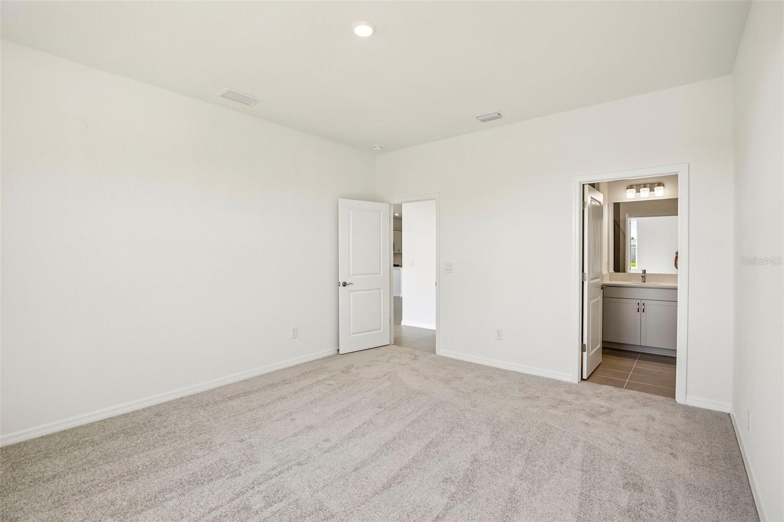 13740 Bertrand Ave Property Photo 17