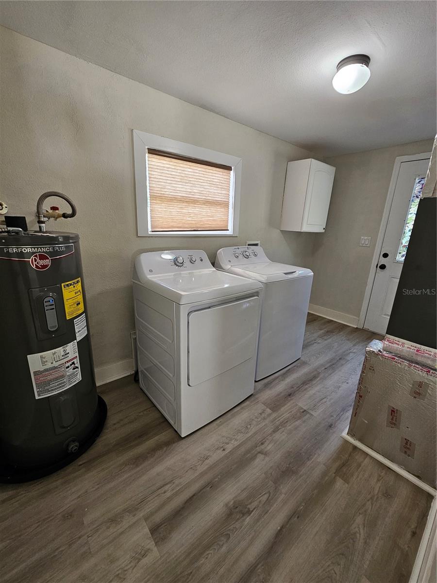 2436 Arapaho St Property Photo 14