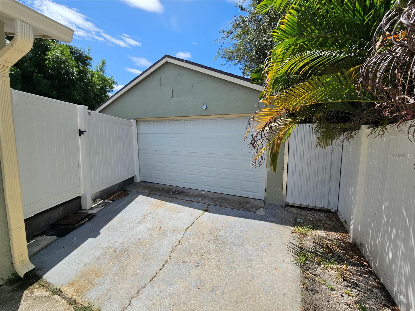2436 Arapaho St Property Photo 32
