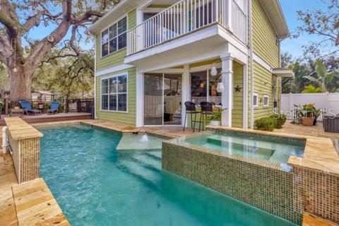 R4911872 Property Photo 2