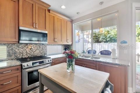R4911872 Property Photo 10