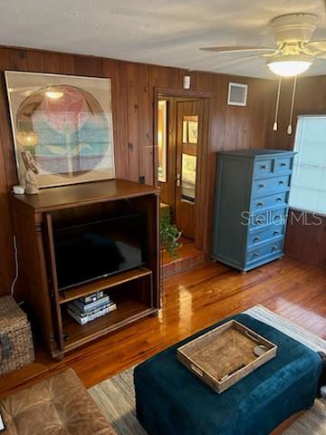 R4911875 Property Photo 9