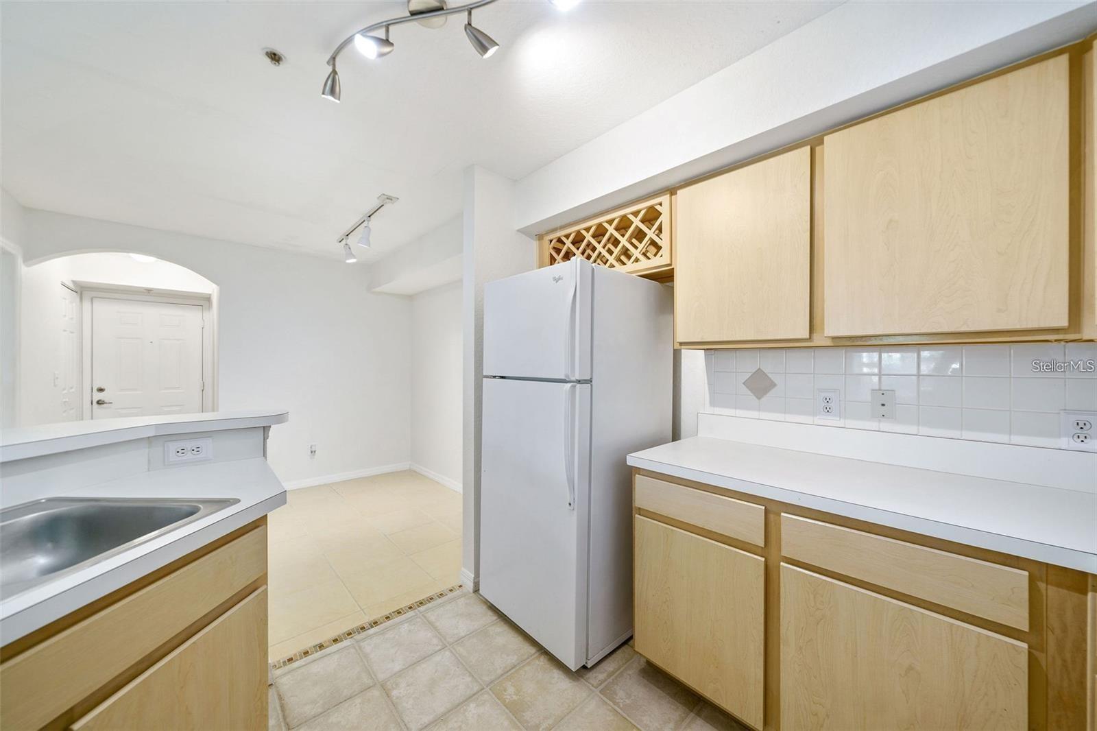 823 Camargo Way #104 Property Photo 3