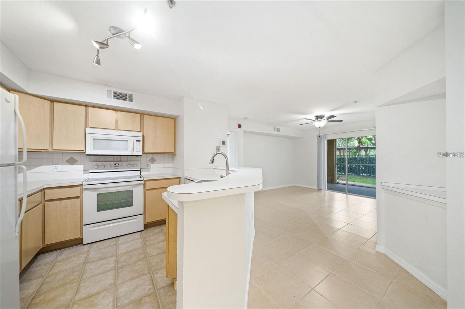 823 Camargo Way #104 Property Photo 4