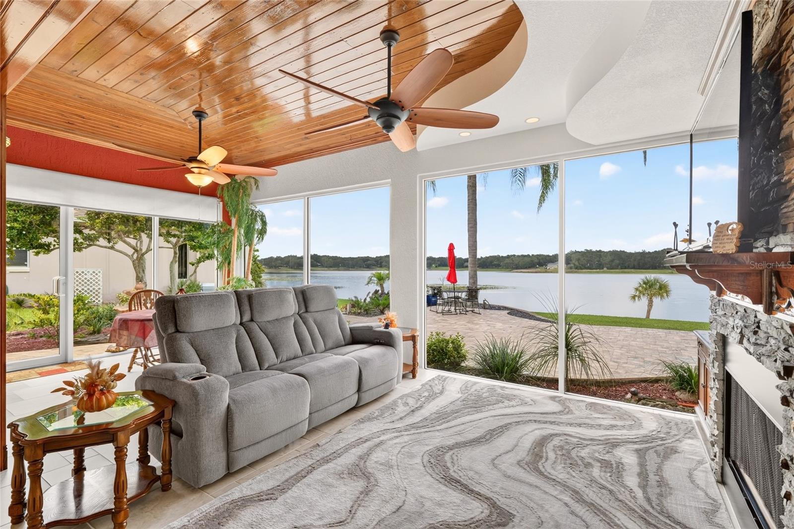 1833 Shore Line Dr Property Photo 17