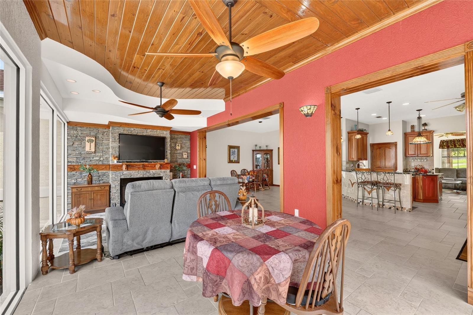 1833 Shore Line Dr Property Photo 18