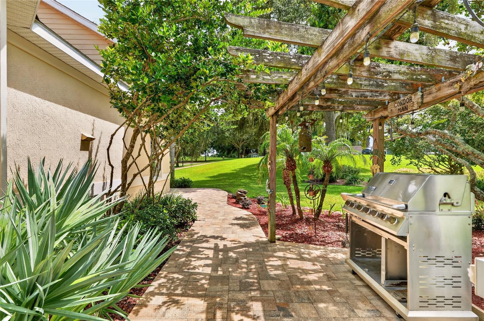 1833 Shore Line Dr Property Photo 41