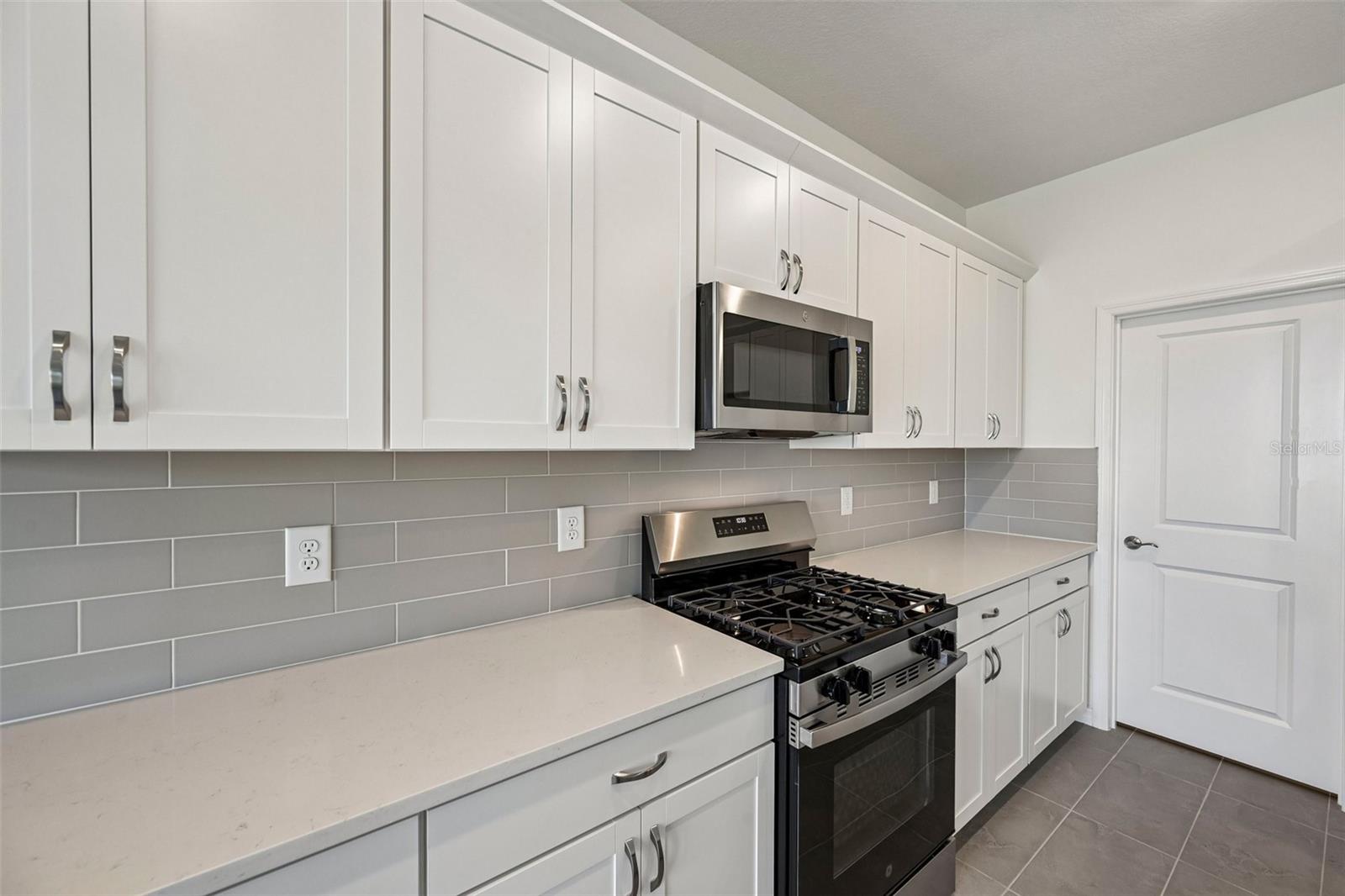 8709 Canard Cv Property Photo 7
