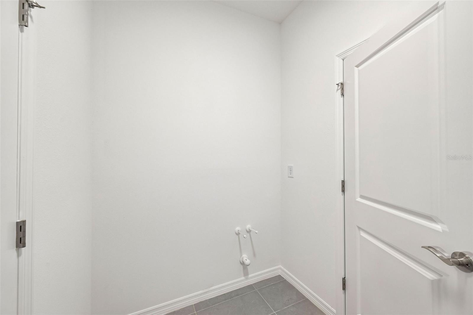 8709 Canard Cv Property Photo 29