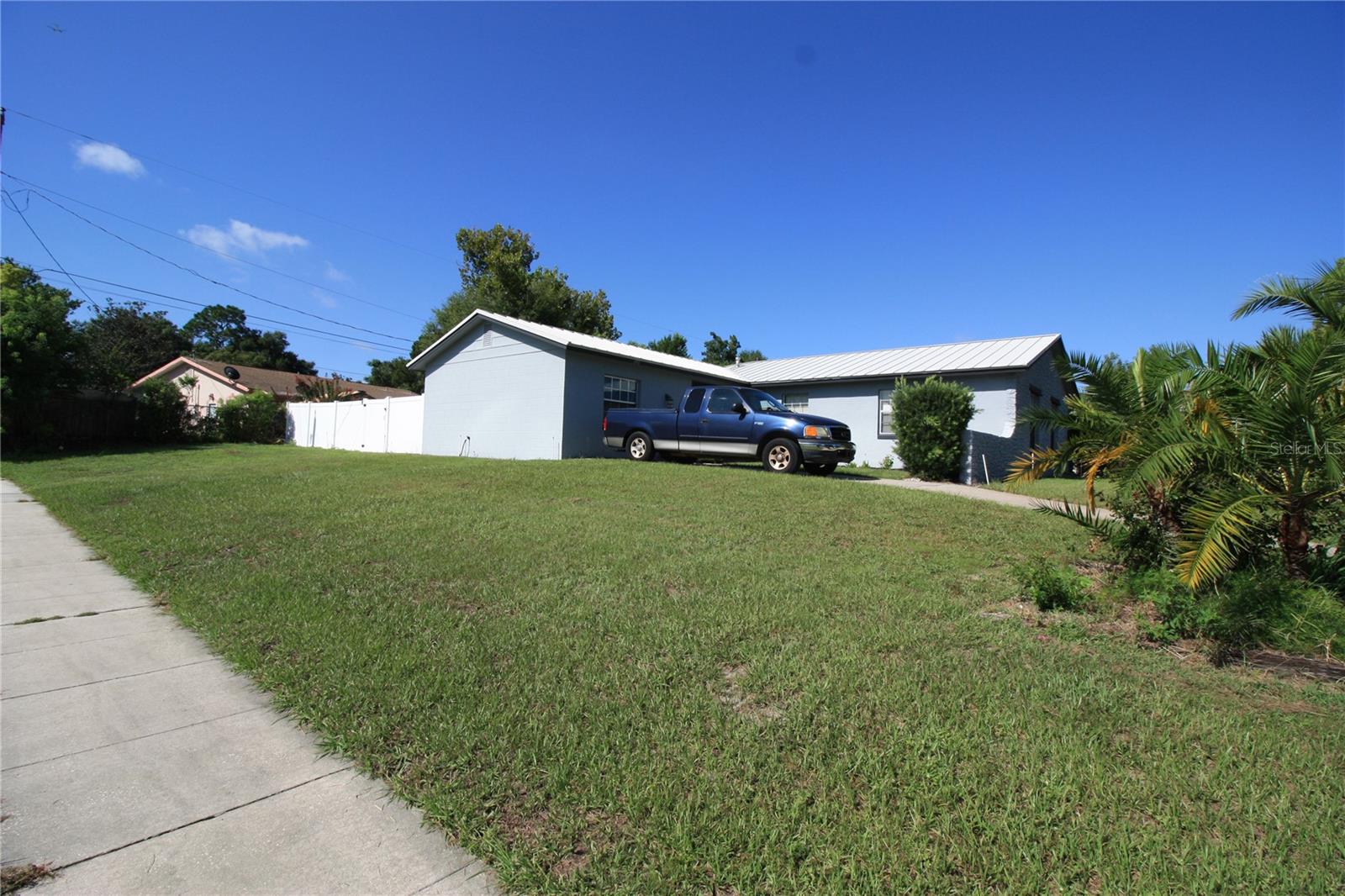 390 Lilac Rd Property Photo 2