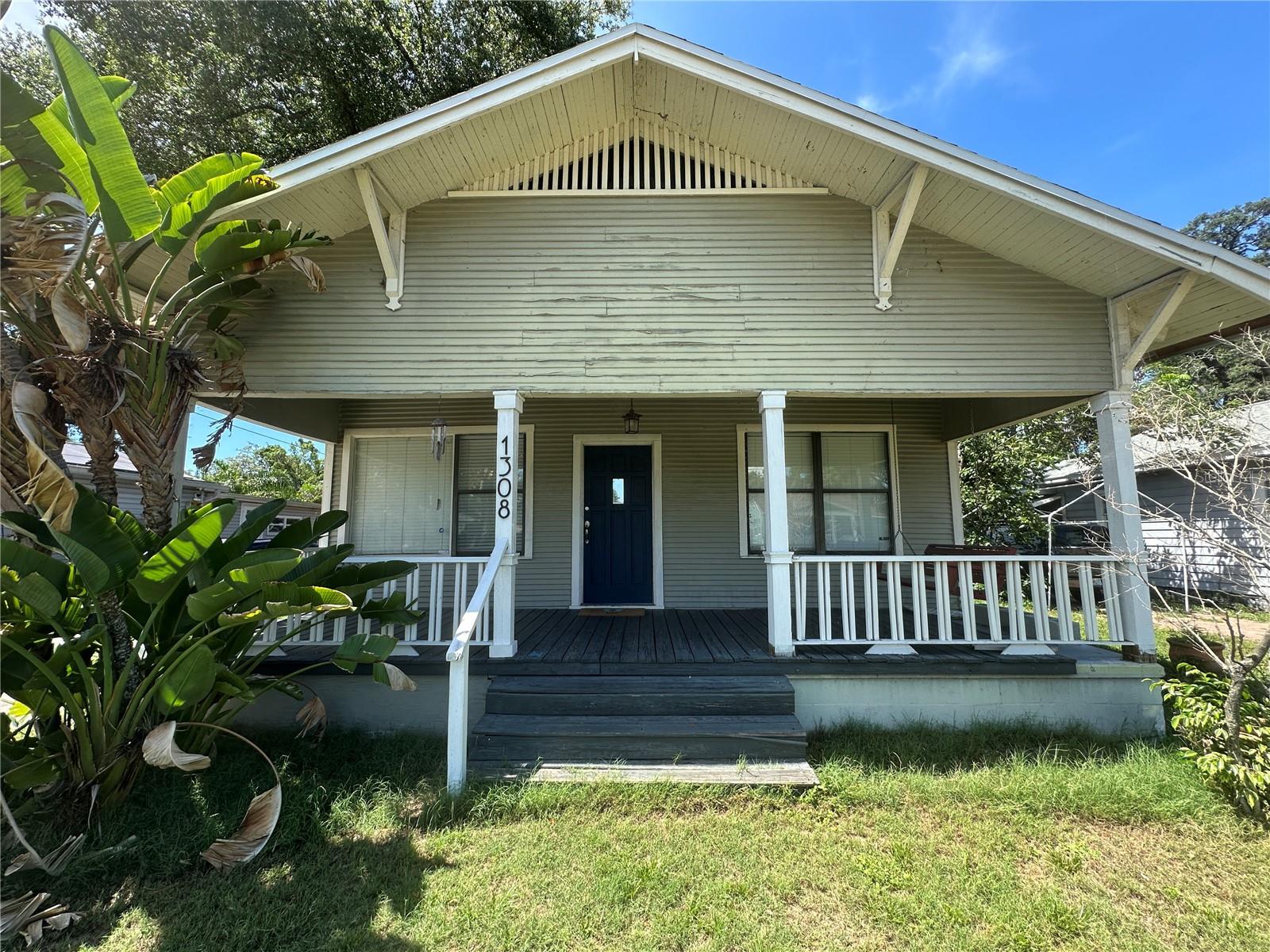 1308 E FRIERSON AVE Property Photo 1