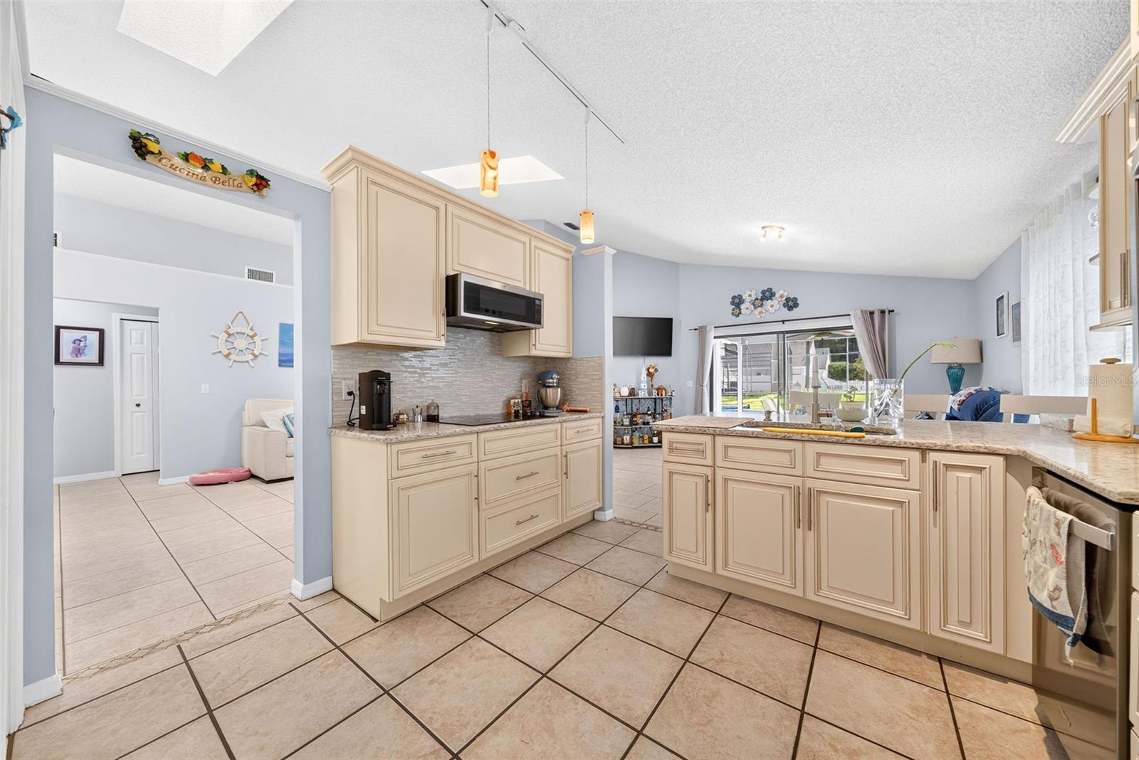 257 Lexingdale Dr Property Photo 4