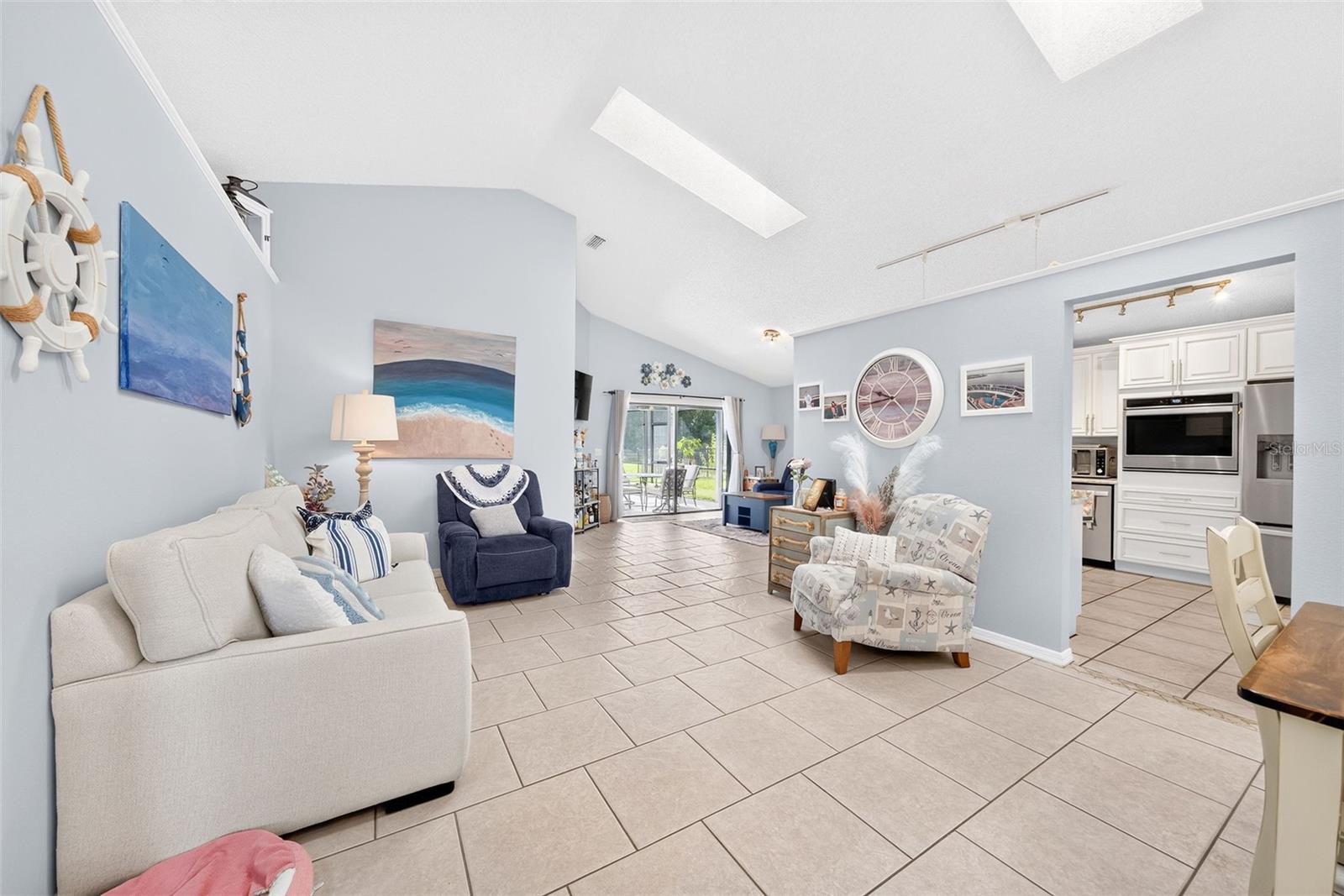 257 Lexingdale Dr Property Photo 8