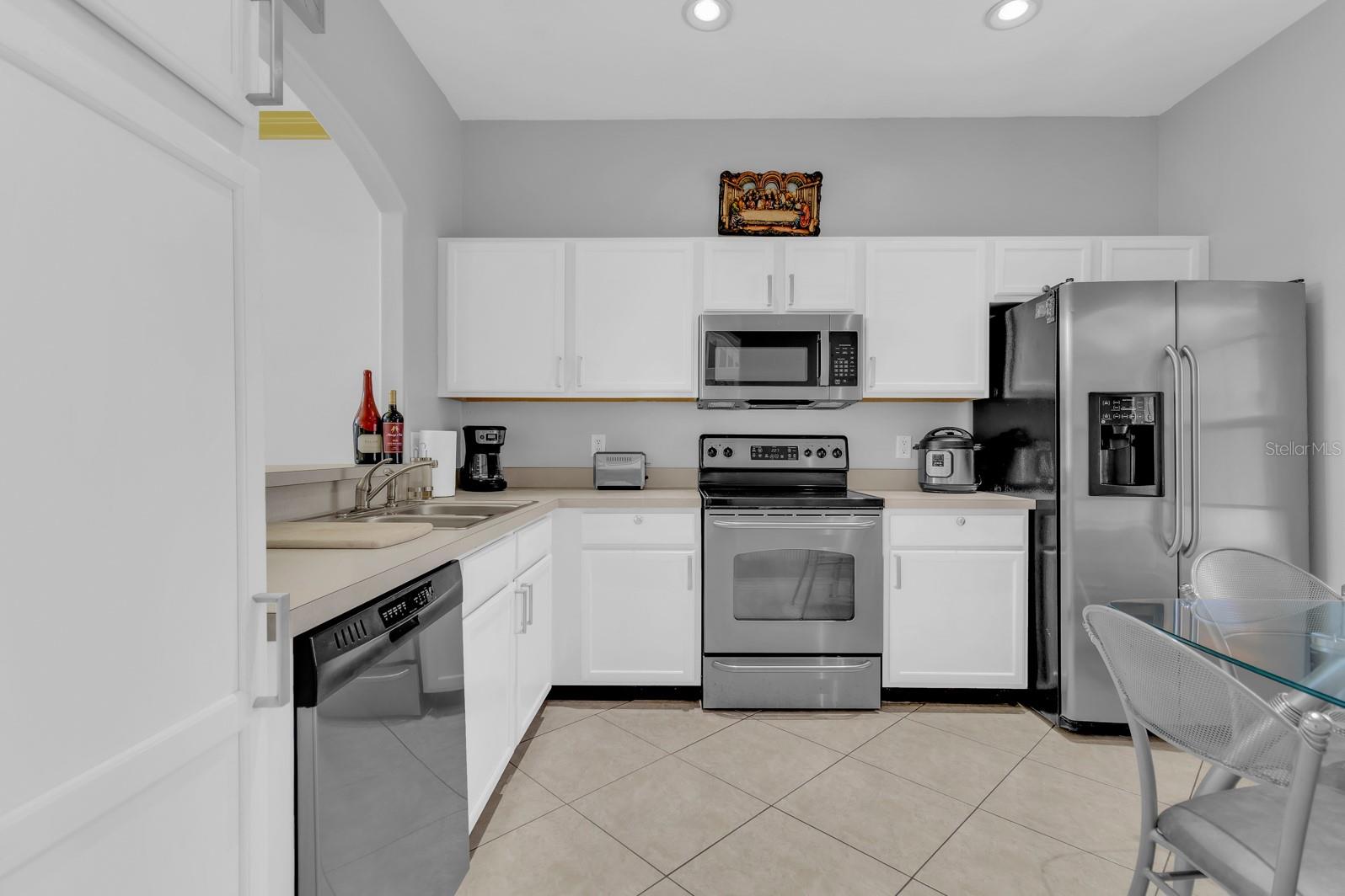 13037 Lily Pond Ct Property Photo 2