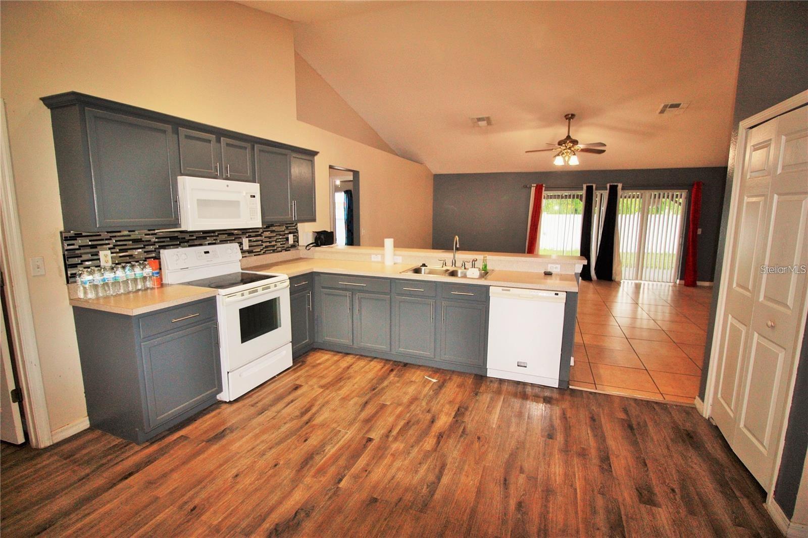 222 Churchill Ct Property Photo 2
