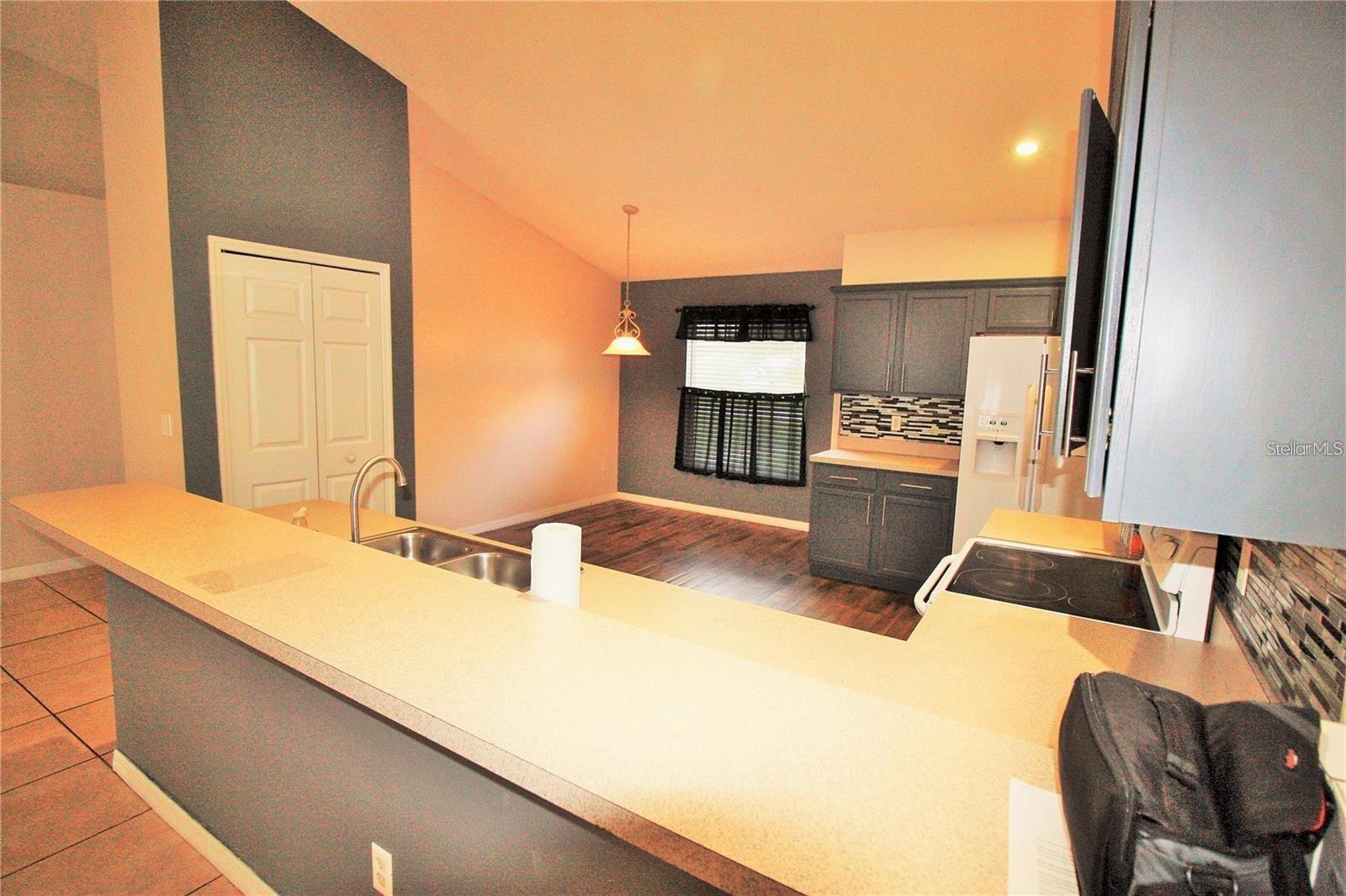 222 Churchill Ct Property Photo 4
