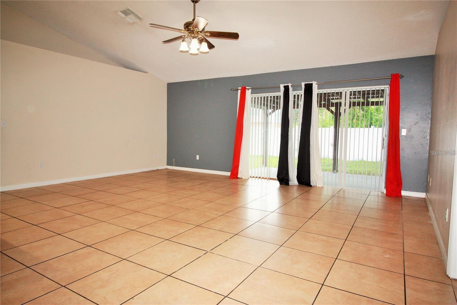 222 Churchill Ct Property Photo 7