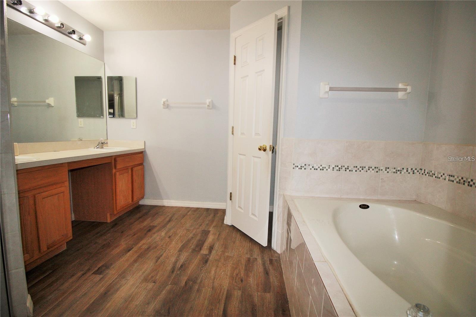 222 Churchill Ct Property Photo 12