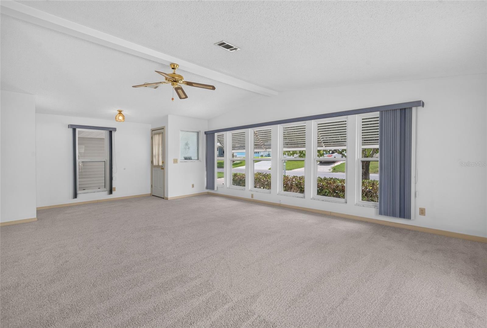 1506 Hillcrest Dr Property Photo 4