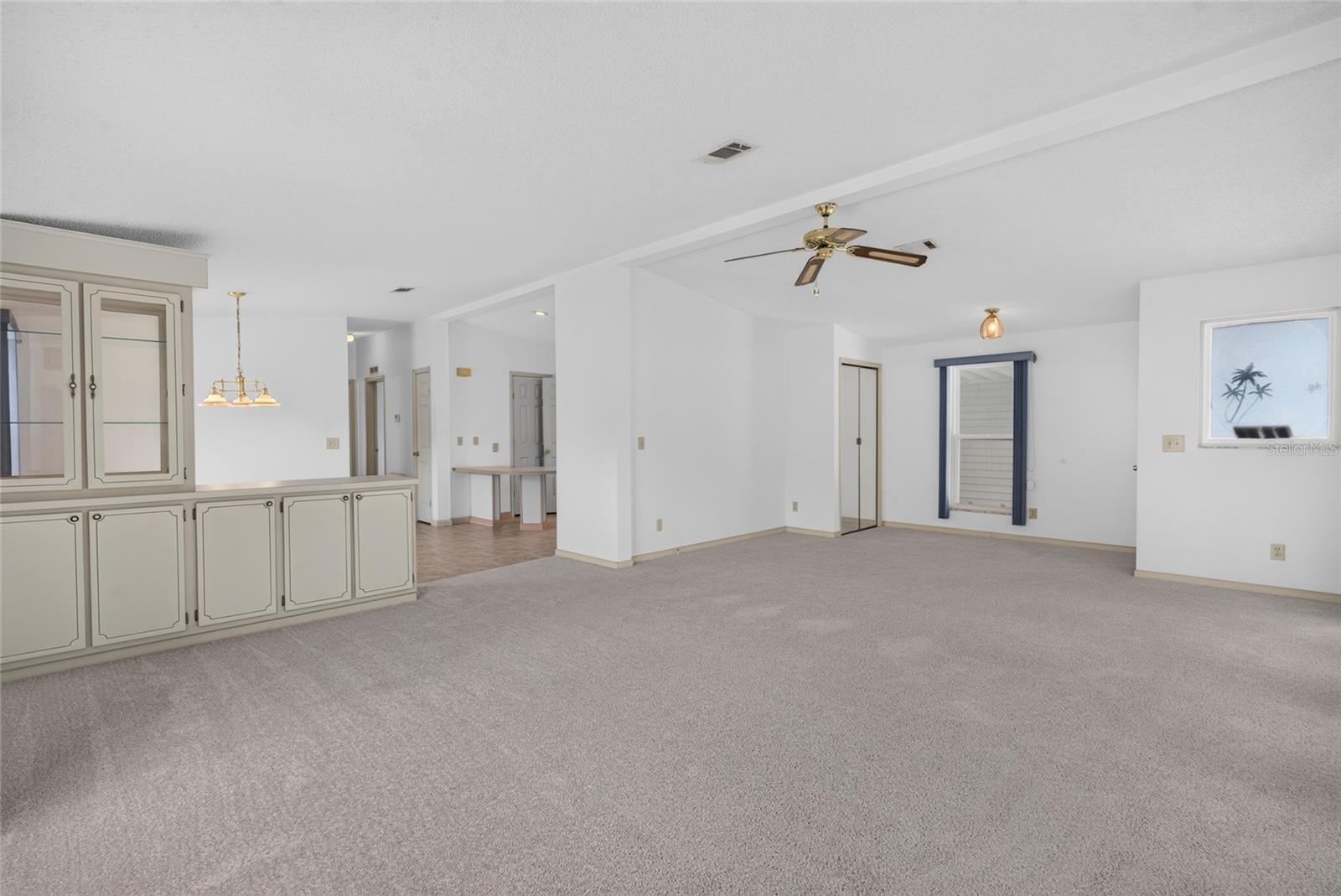 1506 Hillcrest Dr Property Photo 5