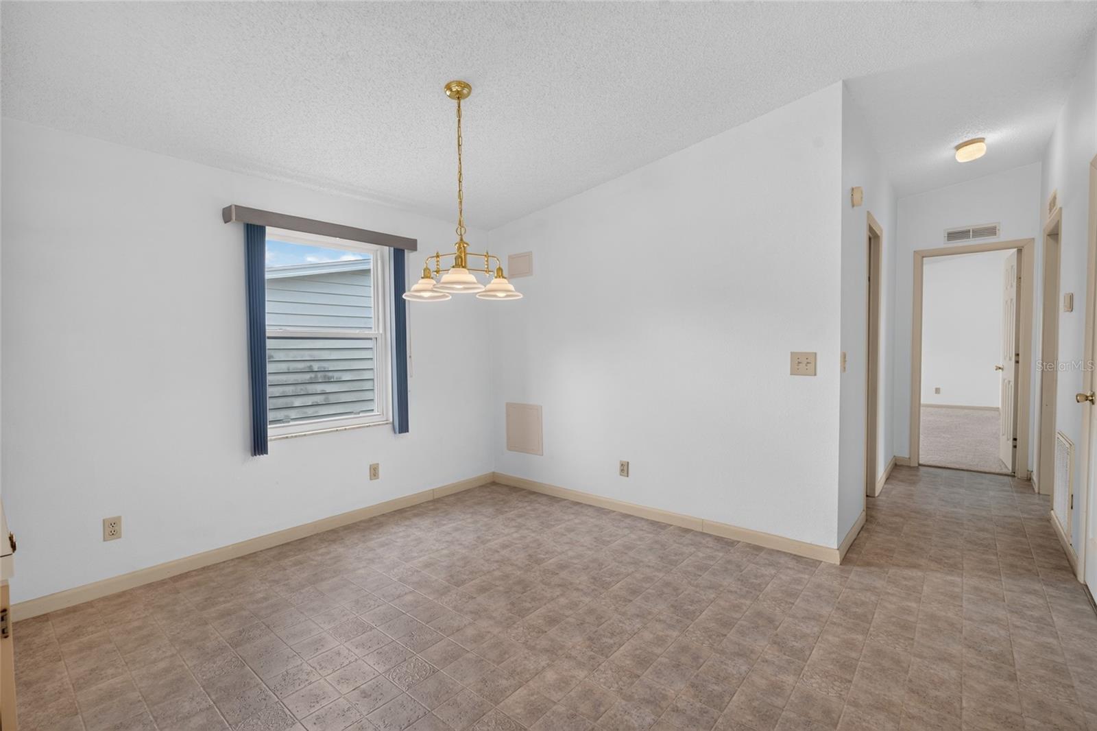 1506 Hillcrest Dr Property Photo 7
