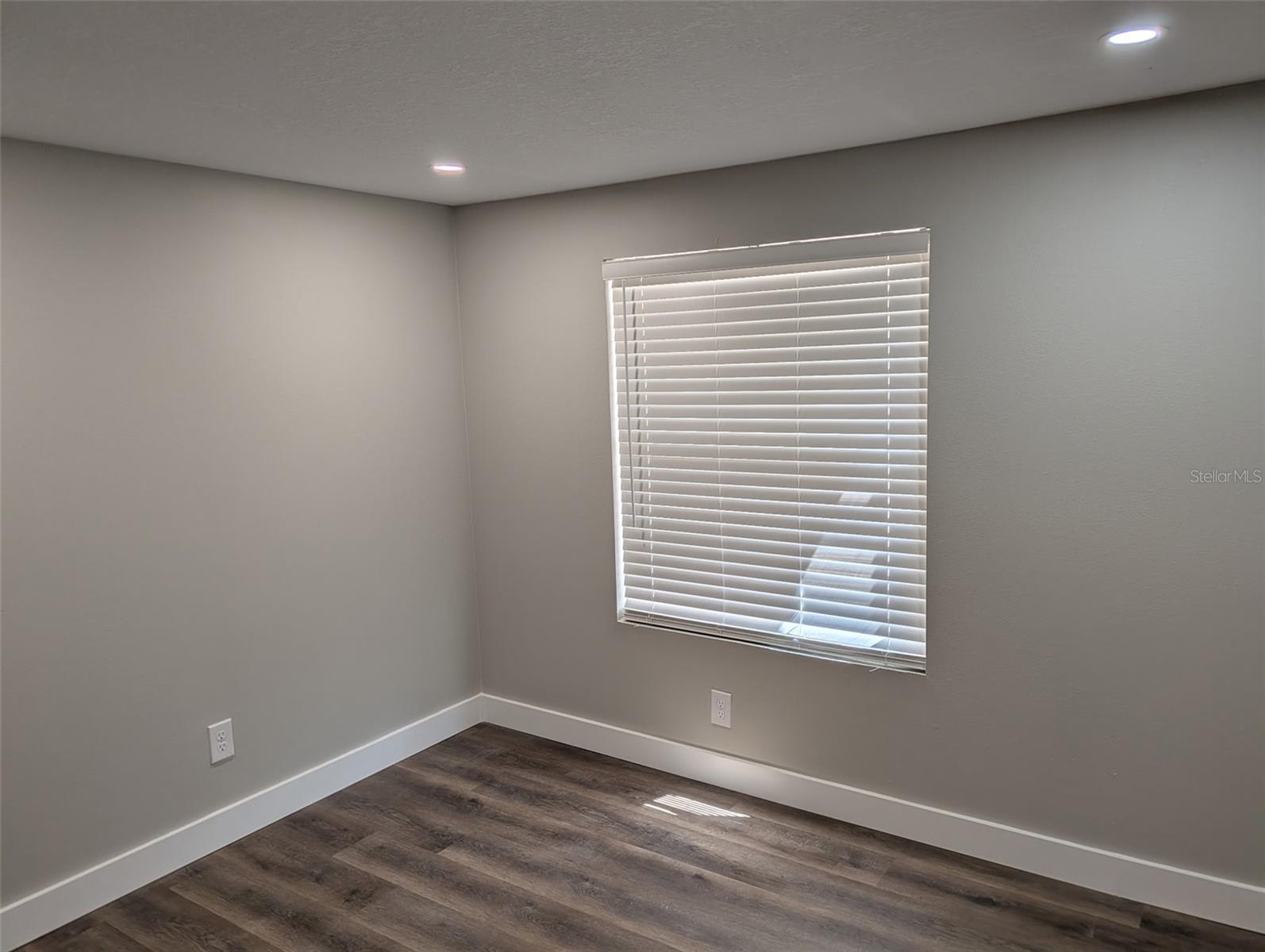 24304 Maxwell St Property Photo 15