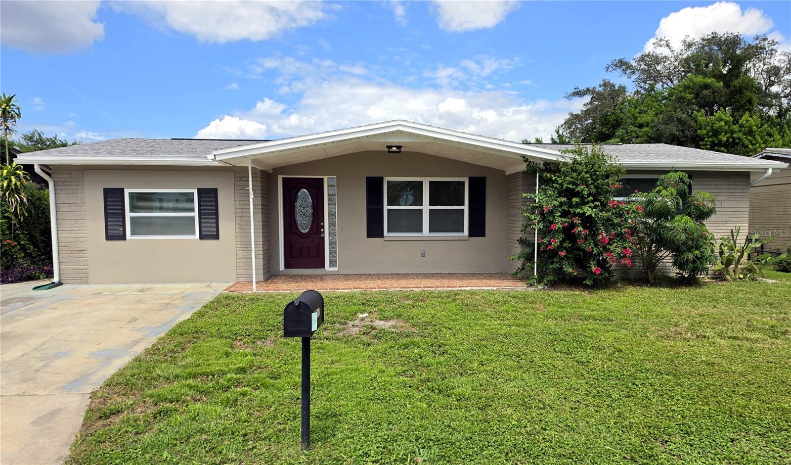 3647 Bigelow Dr Property Photo 1