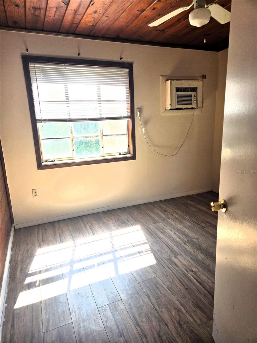 617 W Howry Ave Property Photo 5