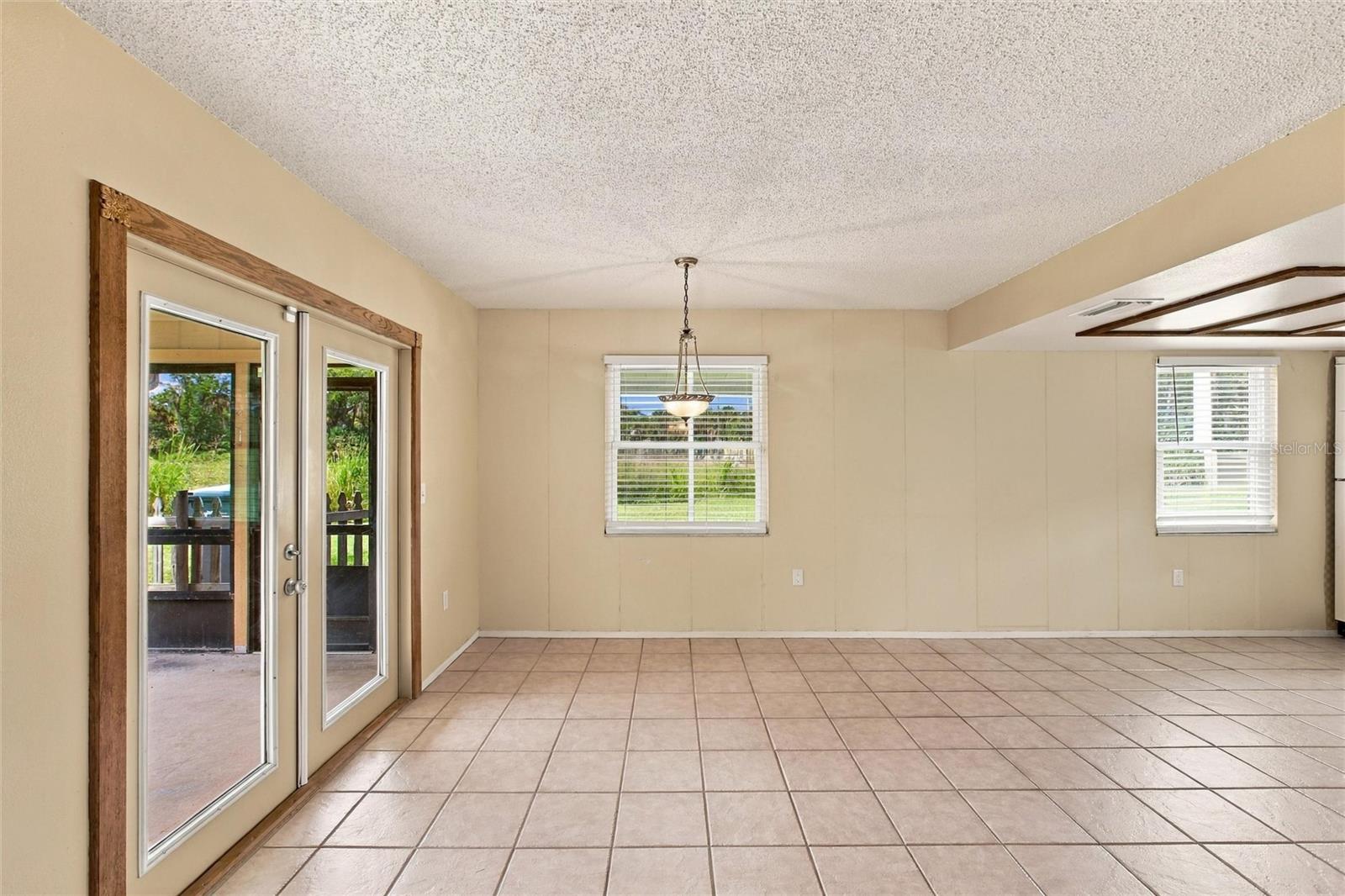 5522 82nd Avenue Dr E Property Photo 5