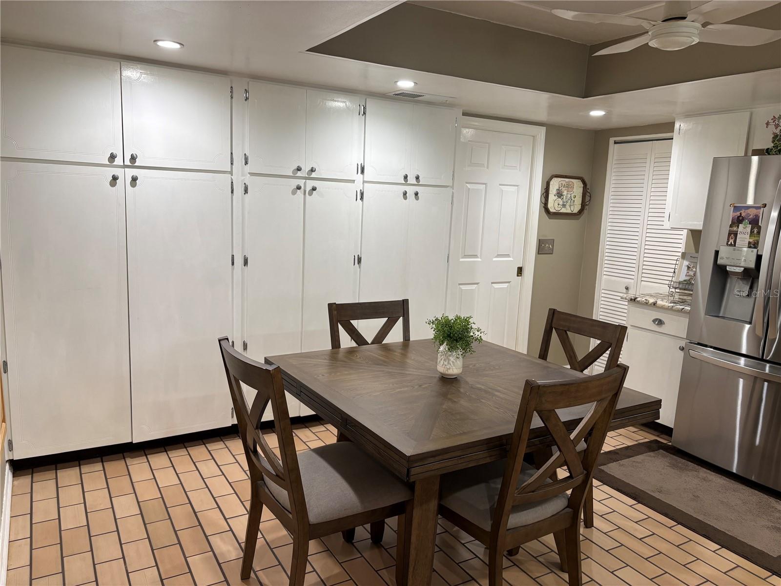 130 Springwood Trl Property Photo 6