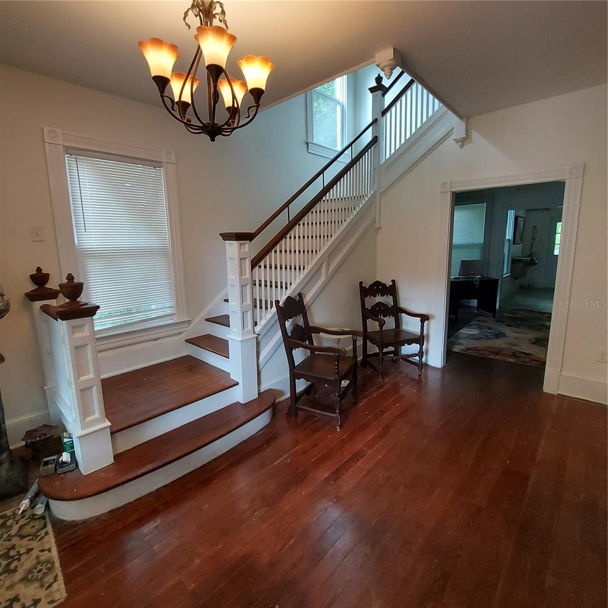 331 W New York Ave Property Photo 3