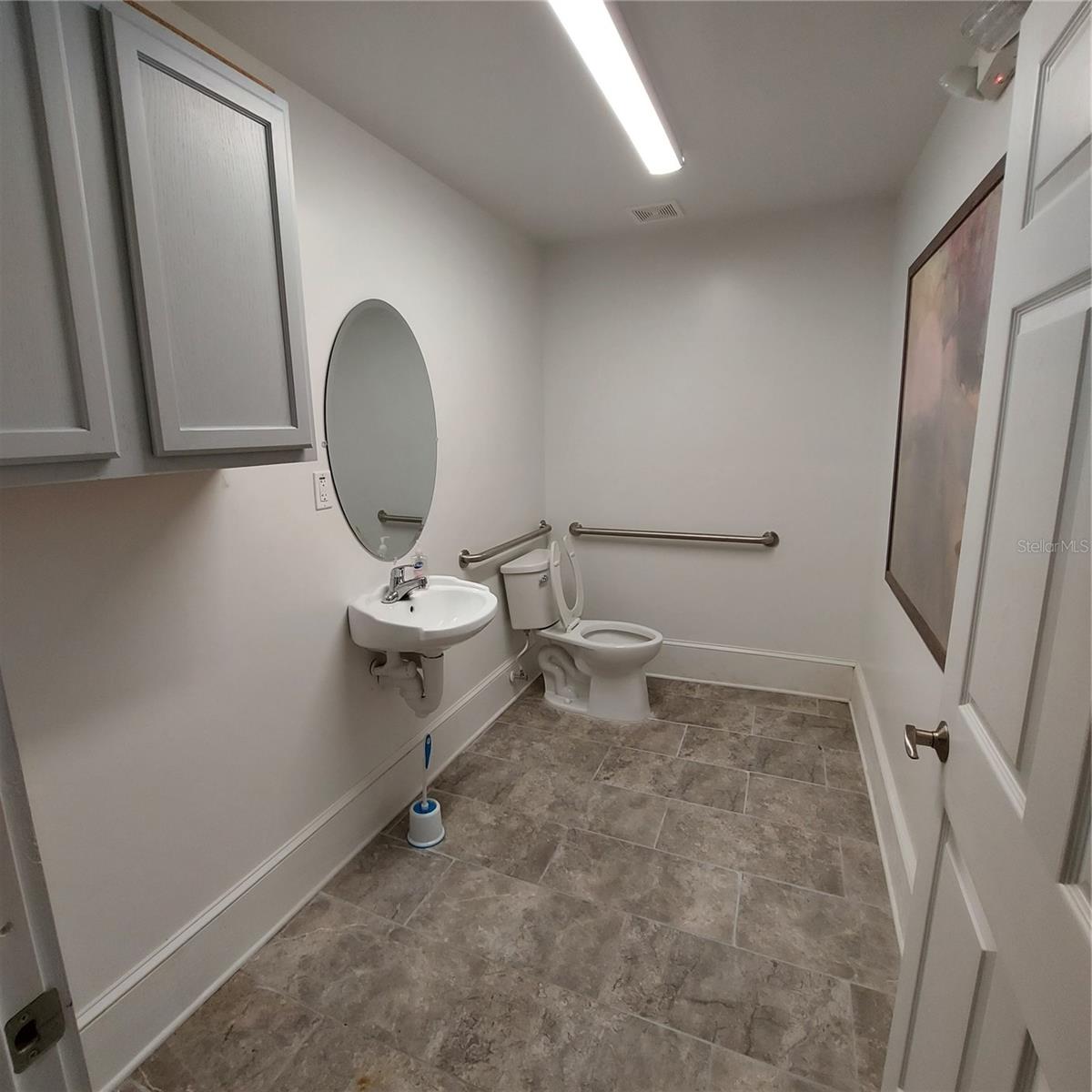331 W New York Ave Property Photo 5
