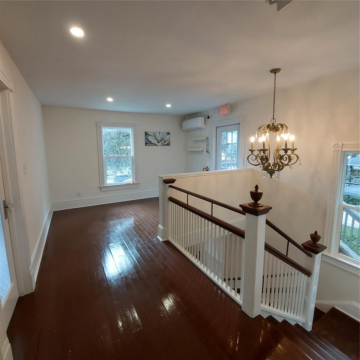 331 W New York Ave Property Photo 14