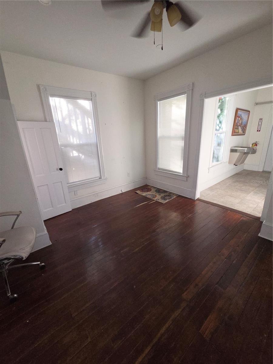 331 W New York Ave Property Photo 29