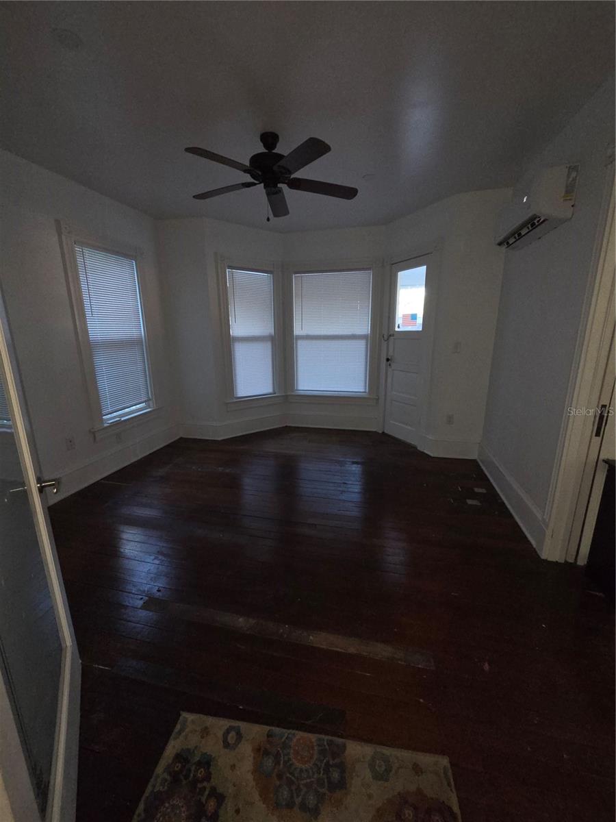 331 W New York Ave Property Photo 30