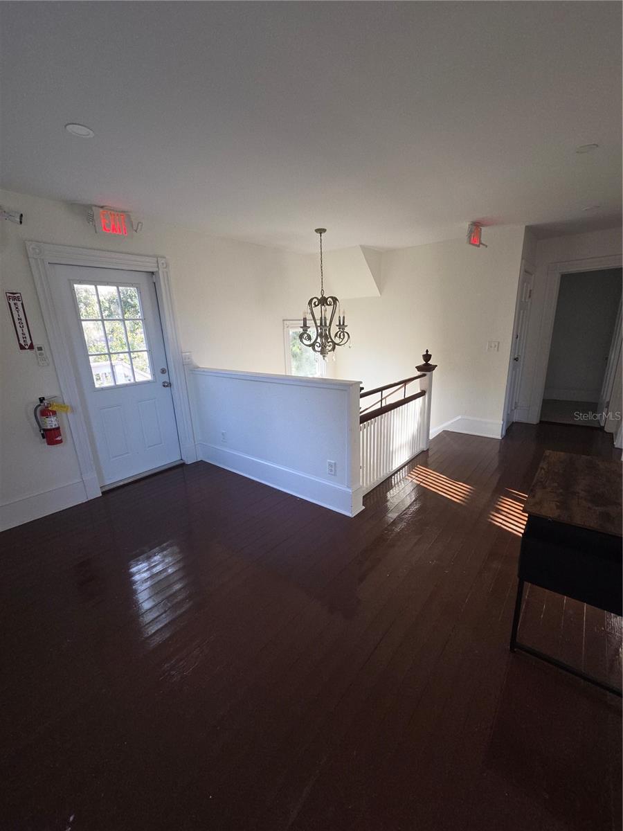 331 W New York Ave Property Photo 38