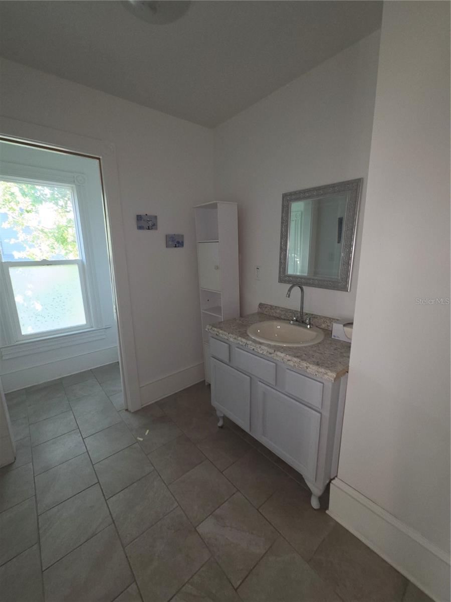 331 W New York Ave Property Photo 41