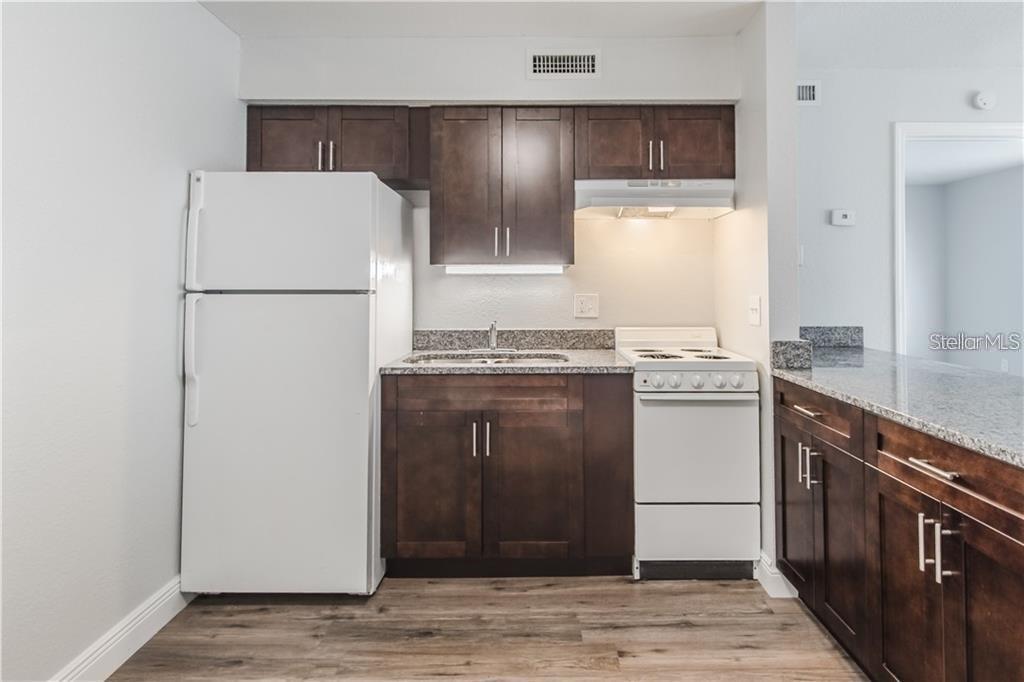 9013 Westchester Circle #unit 28 Apt D Property Photo 5