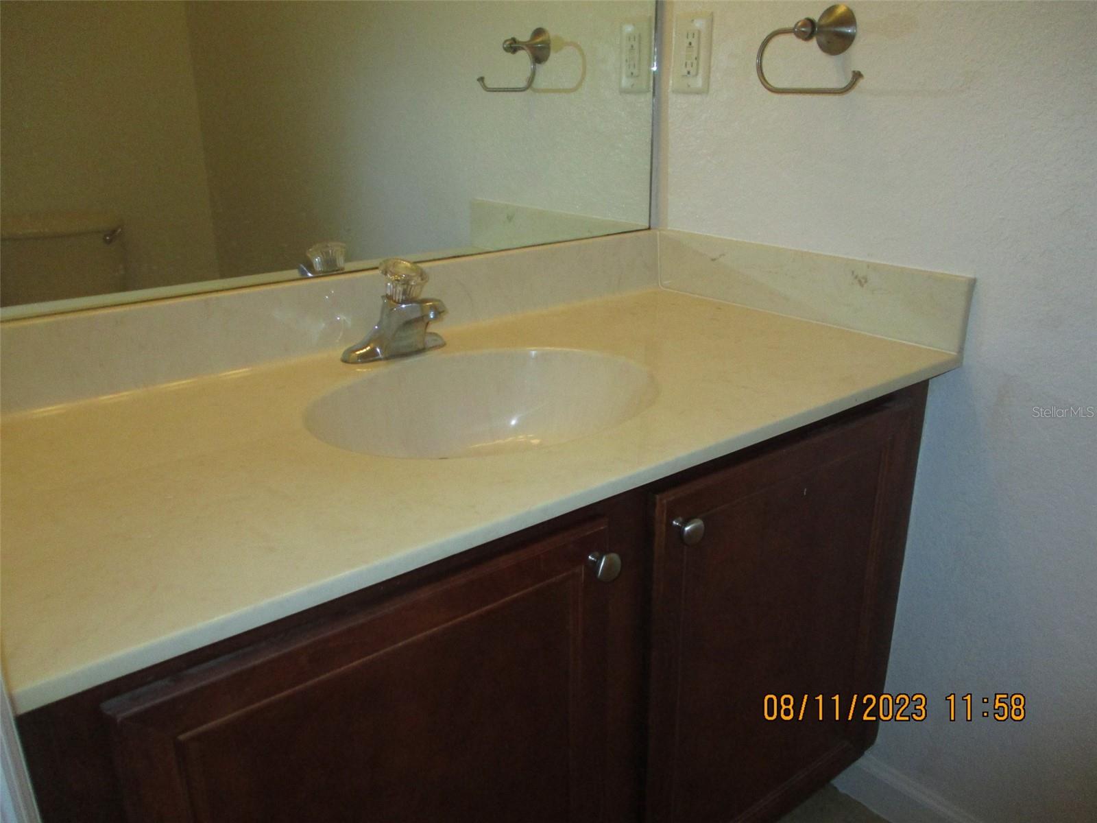 2978 Ashland Lane S Property Photo 5