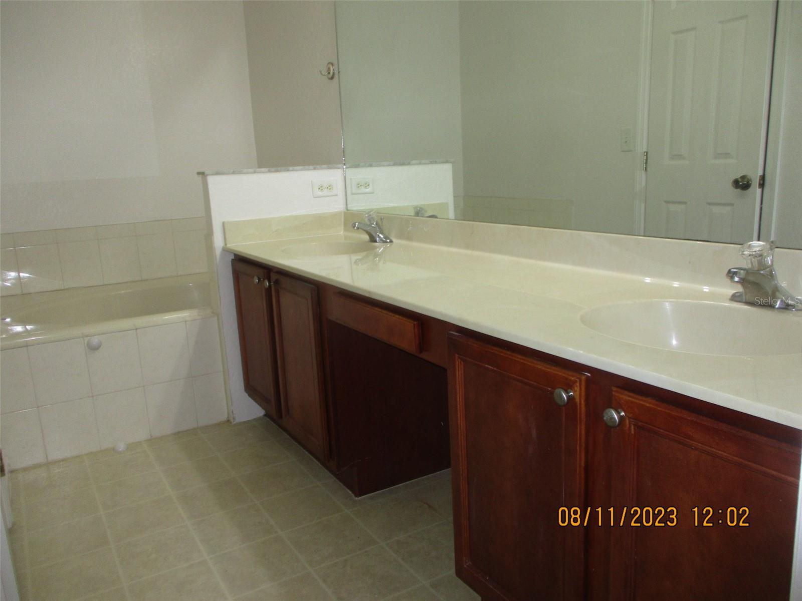 2978 Ashland Lane S Property Photo 17