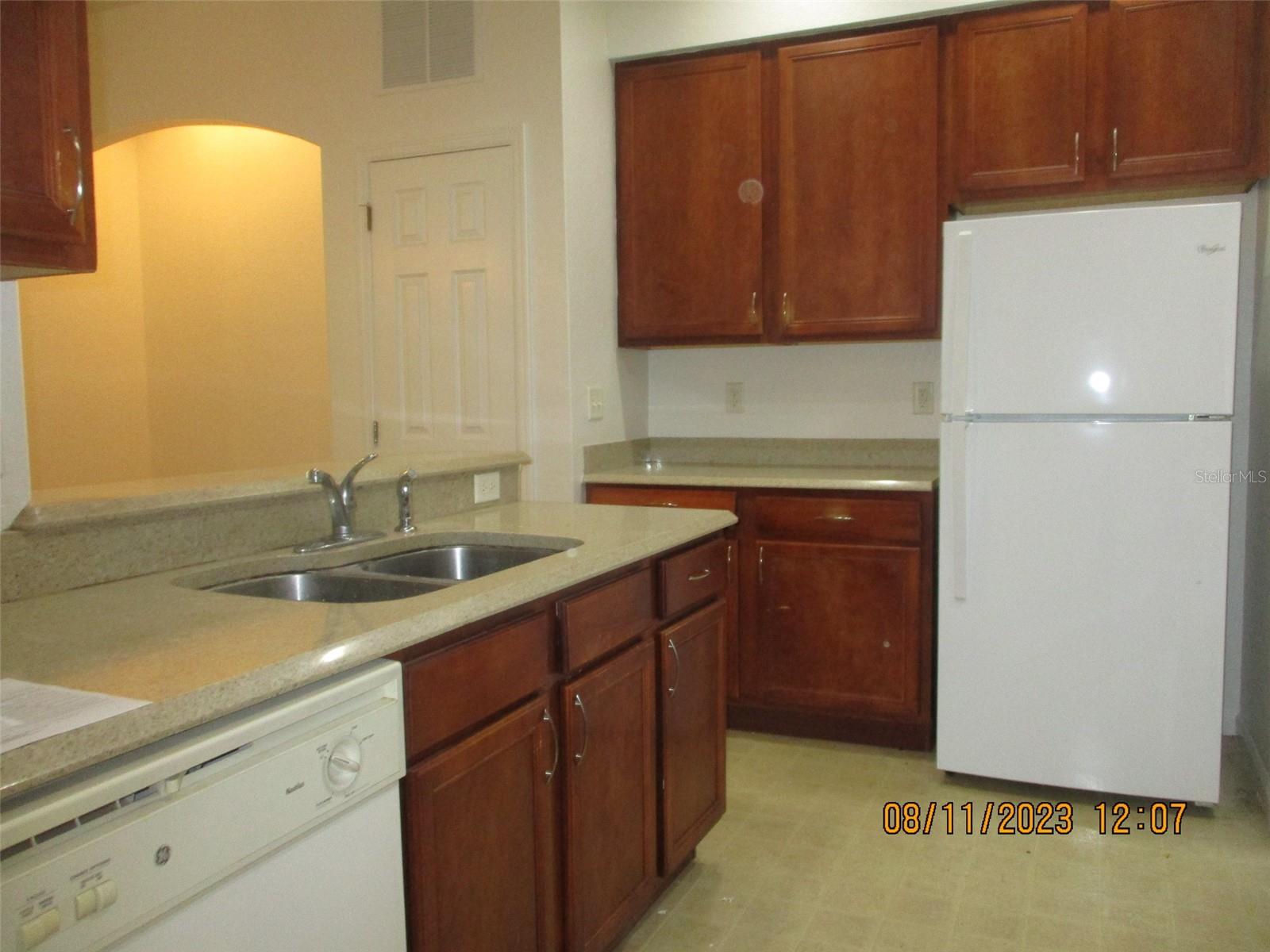 2978 Ashland Lane S Property Photo 29