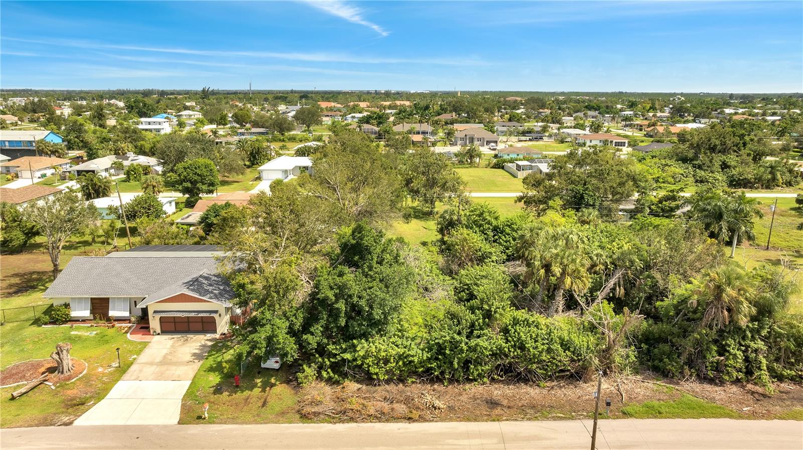 2720 Poinciana Ct Property Photo 1