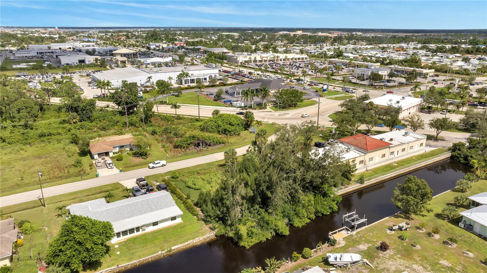 215 Pompano Ter Property Photo 5