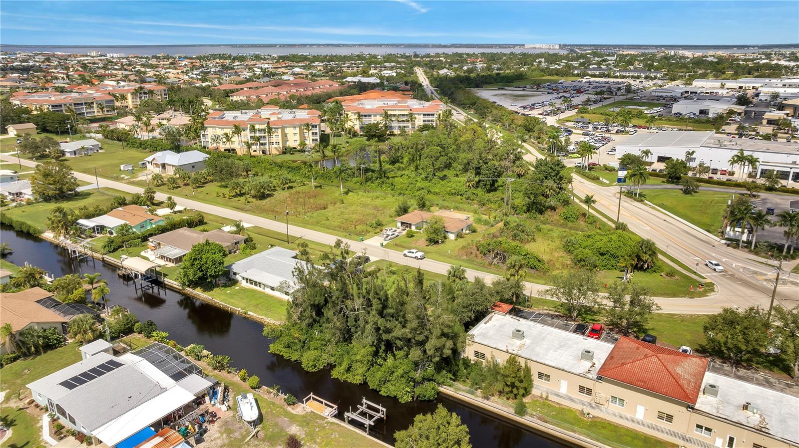 215 Pompano Ter Property Photo 6
