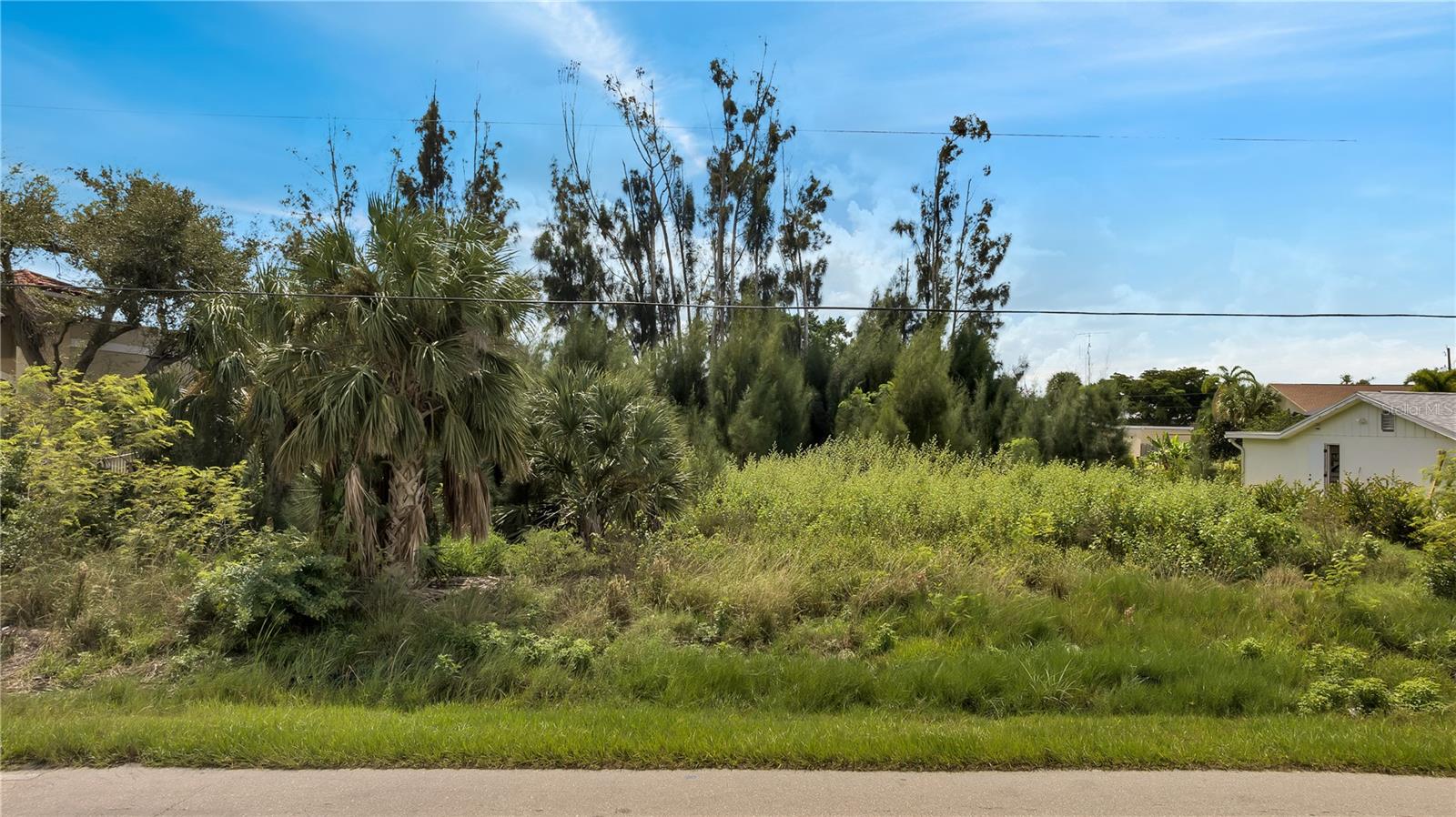 215 Pompano Ter Property Photo 7