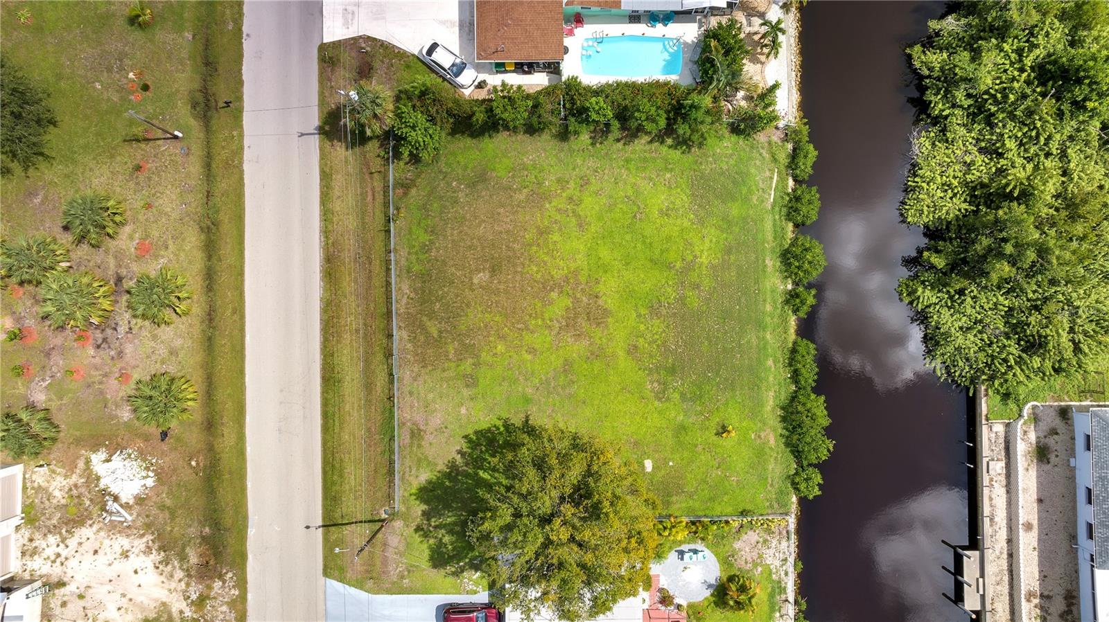 321 Pompano Ter Property Photo 2