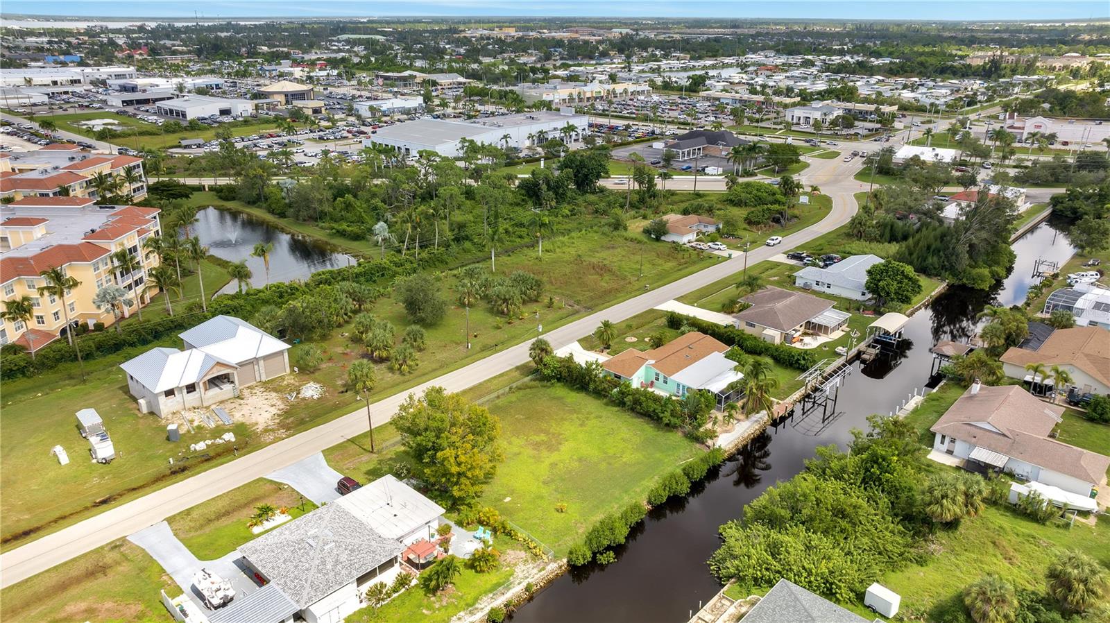 321 Pompano Ter Property Photo 3