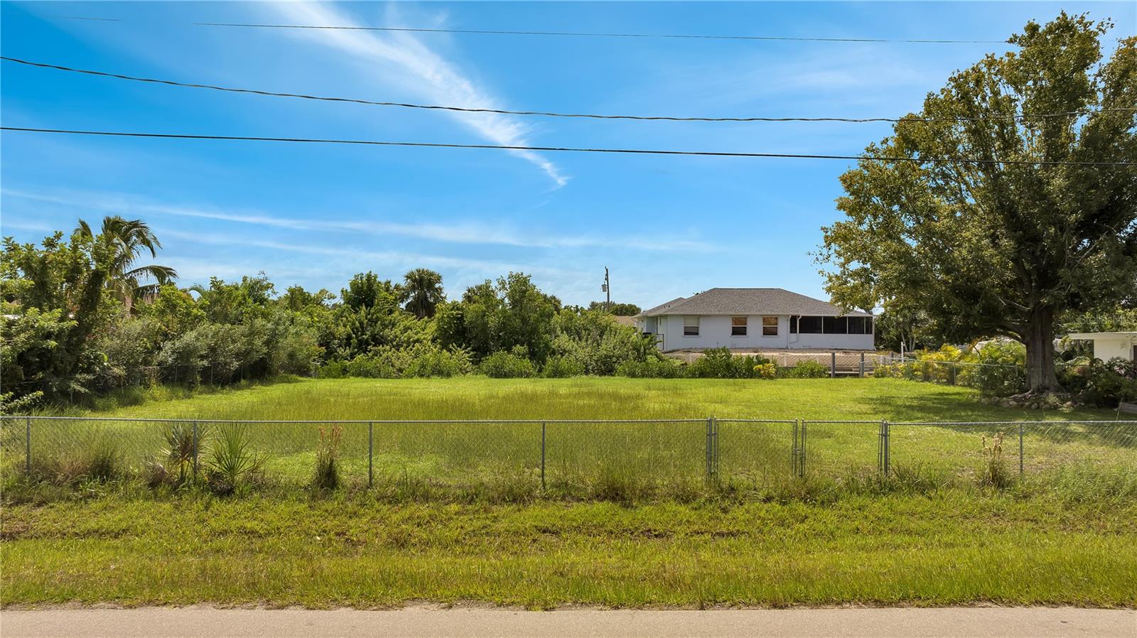 321 Pompano Ter Property Photo 4