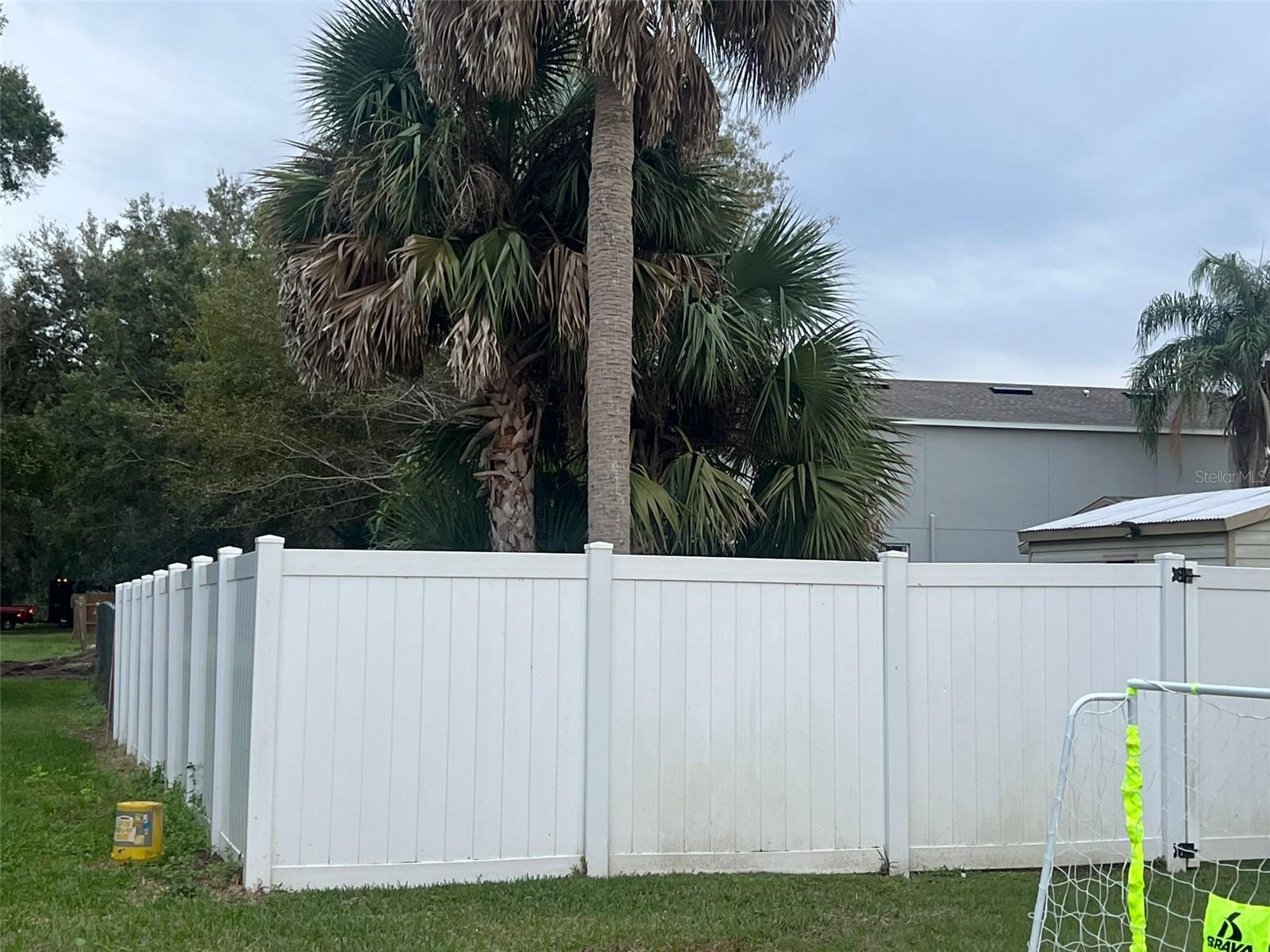 1520 Hill St Property Photo 4