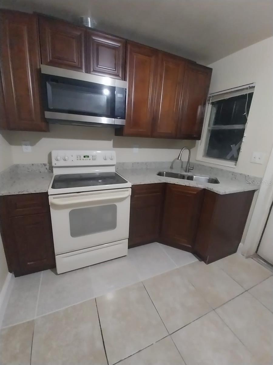 1520 Hill St Property Photo 17